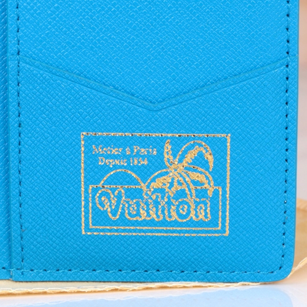 LVコピーウォレット着用イメージ